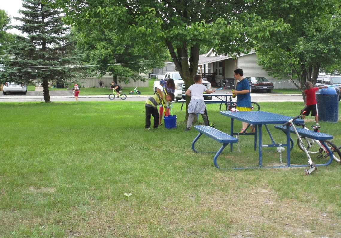http://www.arcinvestments.com/cms_files/original/Kids_having_fun___water_fight.jpg